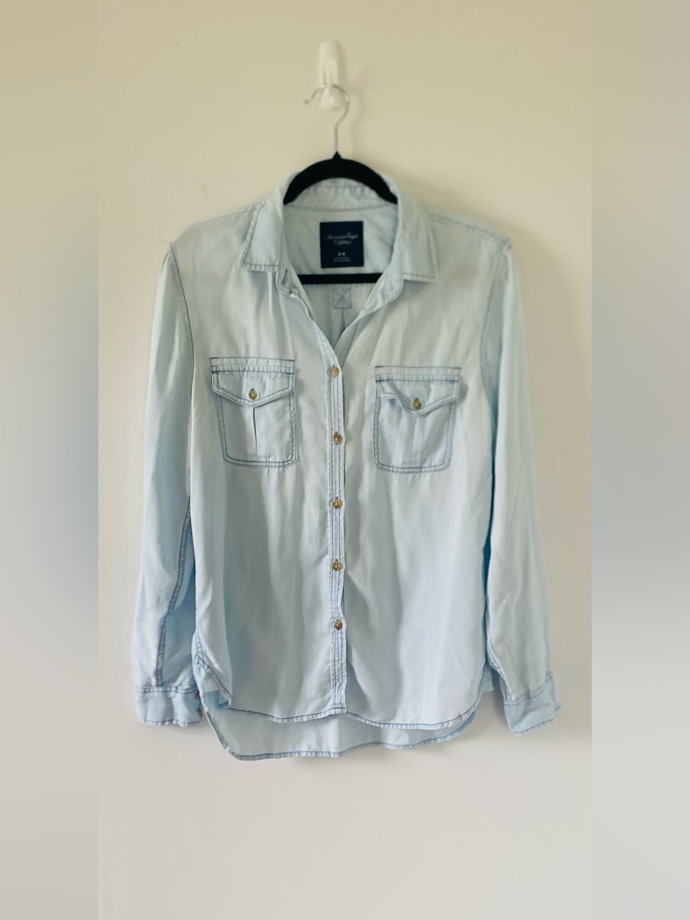 American Eagle Outfitters Light Wash Chambray Denim Button-Up Shirt Indie Preppy